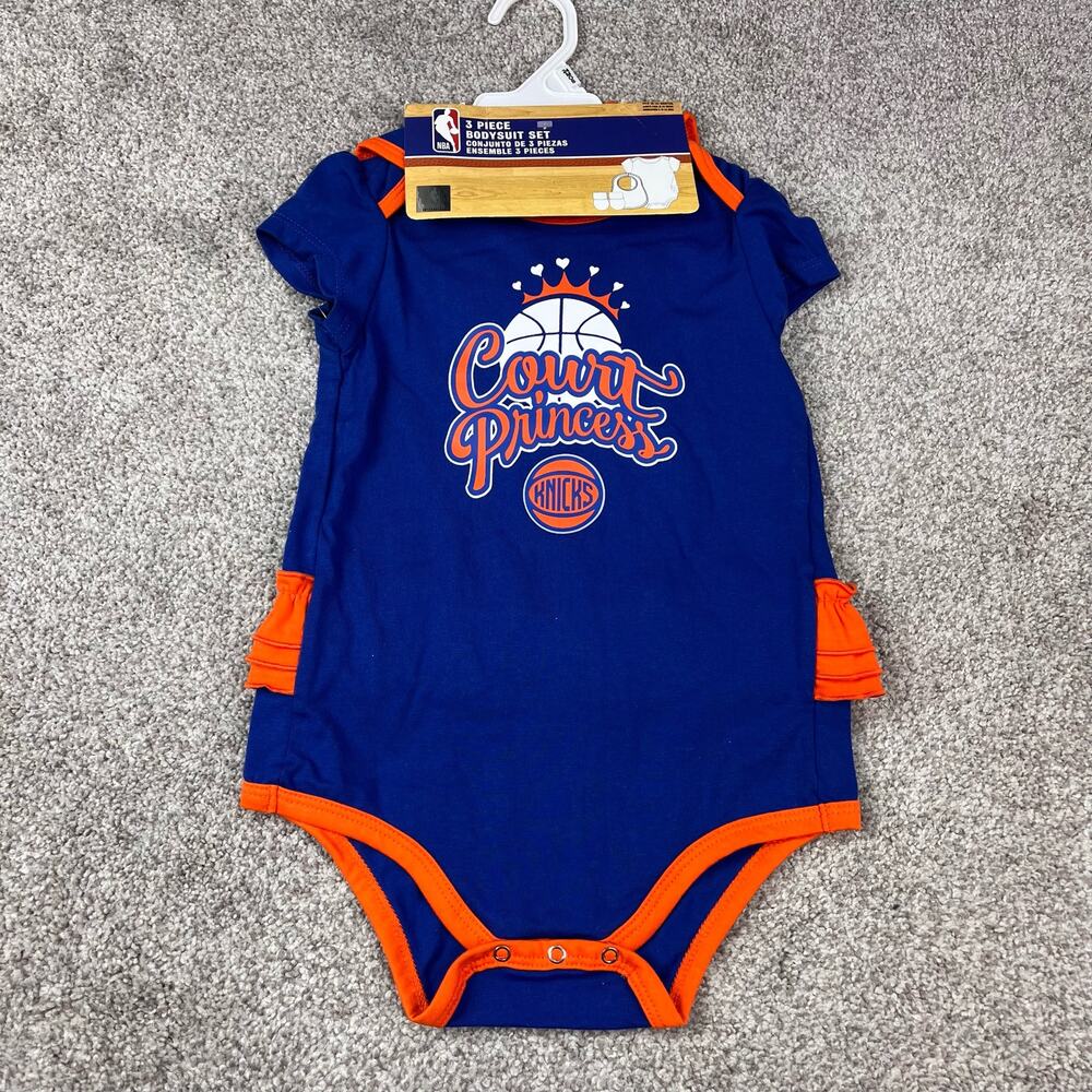 NEW! New York Knicks "Court Princess" outfit, bib, & booties size 24mo.